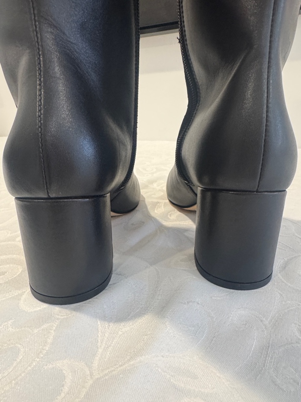 NWOT Stuart Weitzman ‘Celina’ Zip Boot. Ladies 7. - Picture 6 of 13